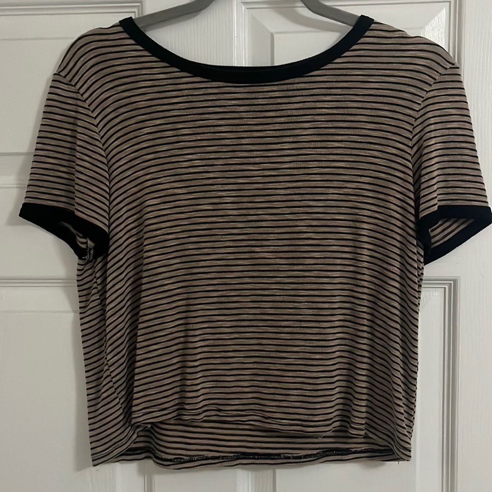 Forever 21 cropped t shirt